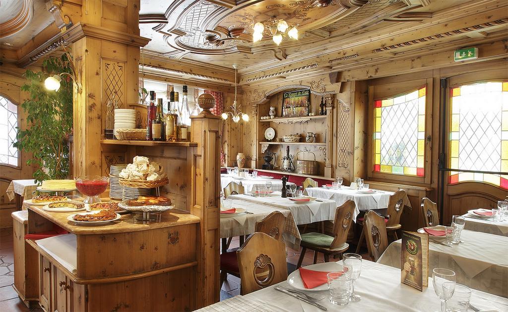 Hotel De La Poste マルビュイッソン エクステリア 写真